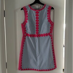 Vineyard Vines, size 8 shift dress.